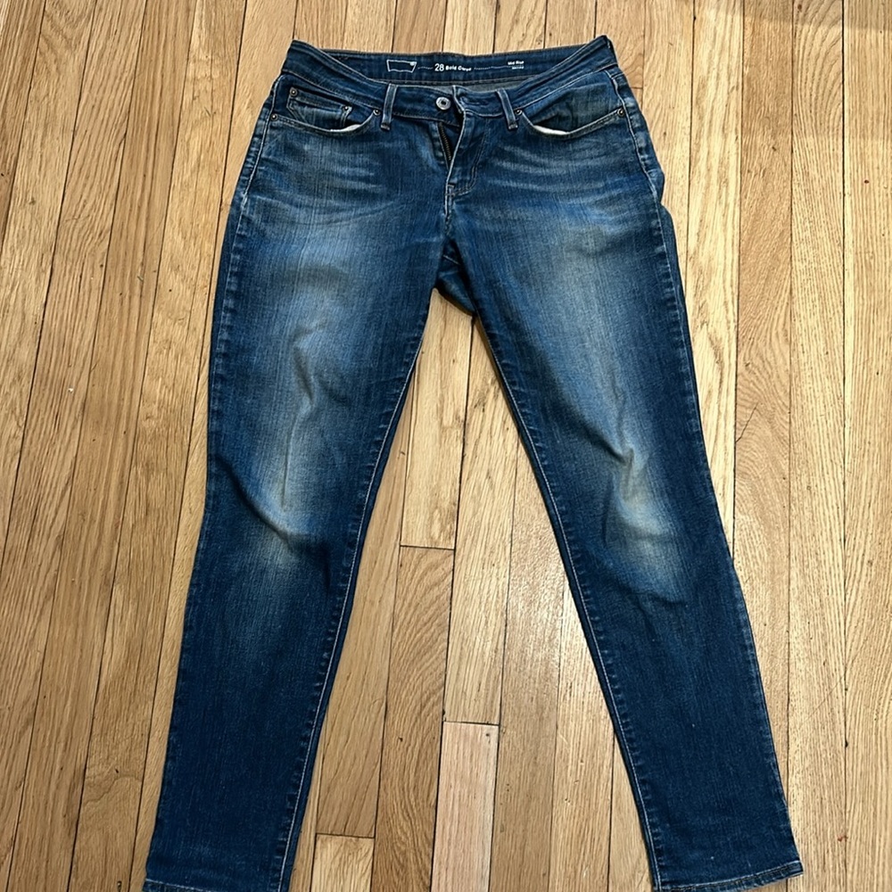 Levi Bold Curve Mid Rise Skinny